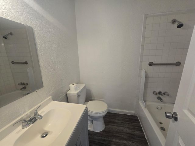 7518 Hummingbird Lane, Texas City, TX 77591