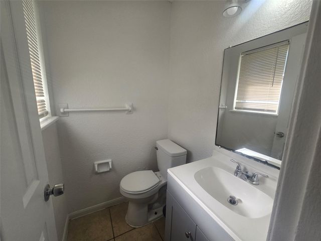 7518 Hummingbird Lane, Texas City, TX 77591