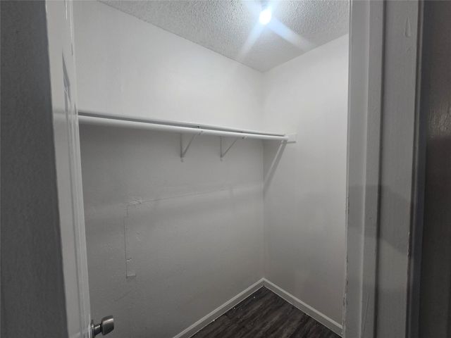 7518 Hummingbird Lane, Texas City, TX 77591