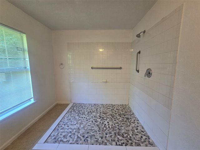 7518 Hummingbird Lane, Texas City, TX 77591