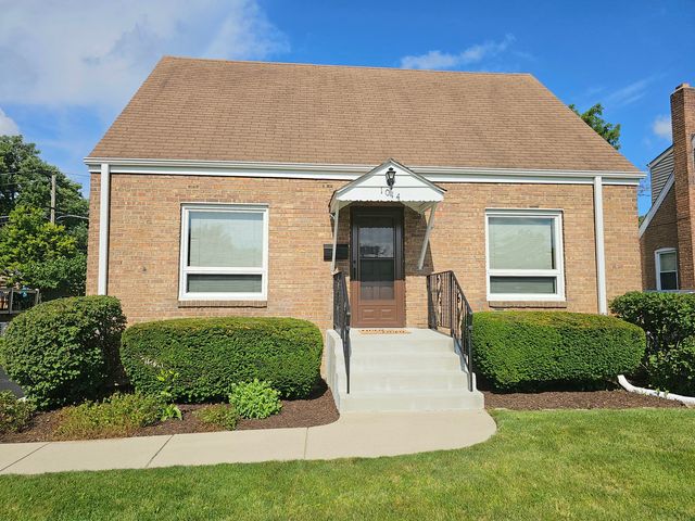 1014 S Summit Avenue, Villa Park, IL 60181