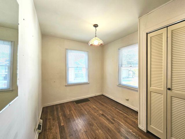 1014 S Summit Avenue, Villa Park, IL 60181