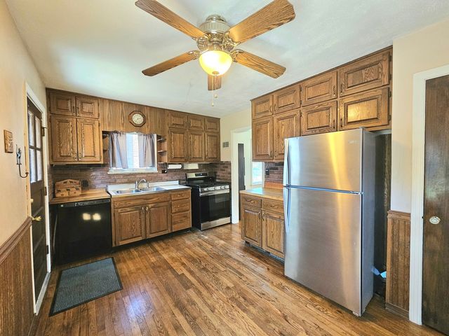 1014 S Summit Avenue, Villa Park, IL 60181