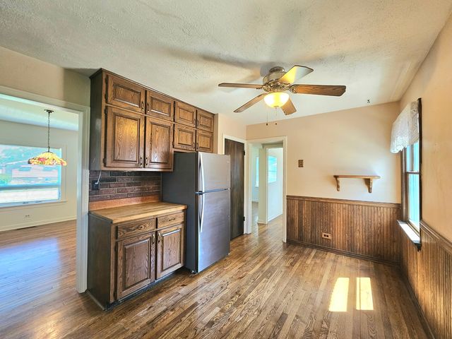 1014 S Summit Avenue, Villa Park, IL 60181