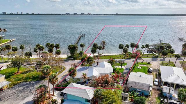 4490 NE Indian River Drive, Jensen Beach, FL 34957