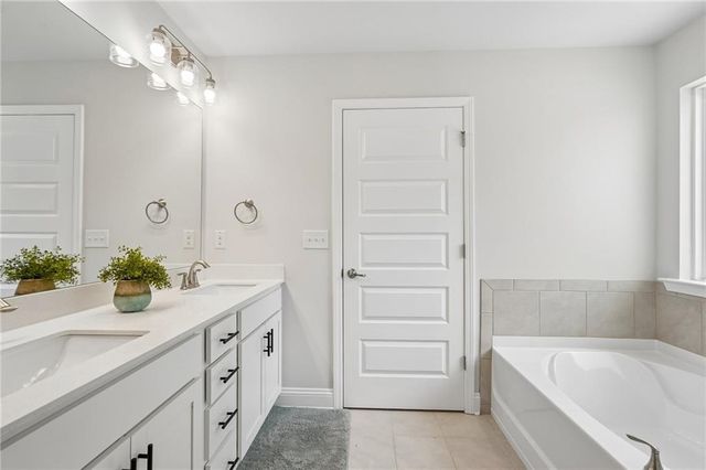 111 Vineyard Walk, Carrollton, GA 30117