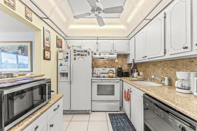 629 Fanshaw O, Boca Raton, FL 33434