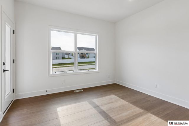 12416 S 89th Street, Papillion, NE 68046