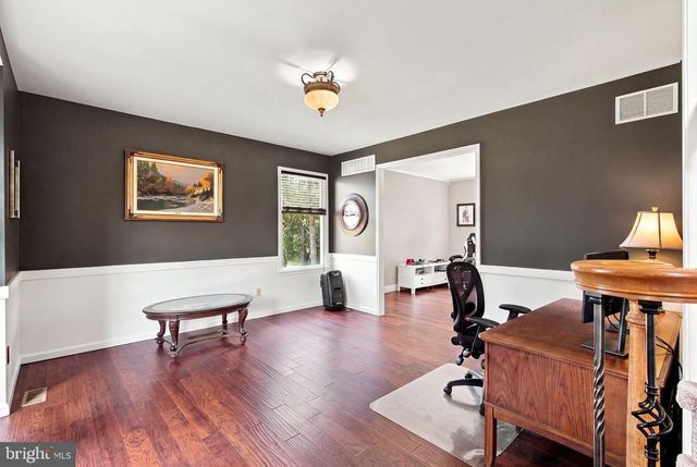 240 KRISTINE AVE, Manahawkin, NJ 08050