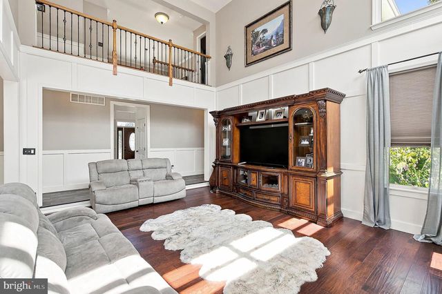 240 KRISTINE AVE, Manahawkin, NJ 08050