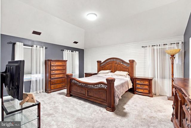 240 KRISTINE AVE, Manahawkin, NJ 08050