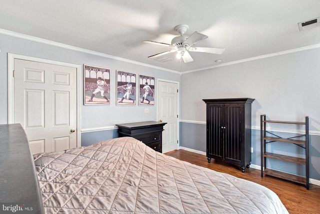 240 KRISTINE AVE, Manahawkin, NJ 08050