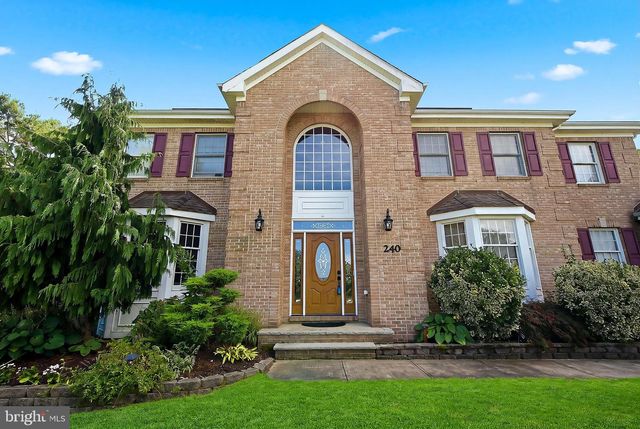 240 KRISTINE AVE, Manahawkin, NJ 08050