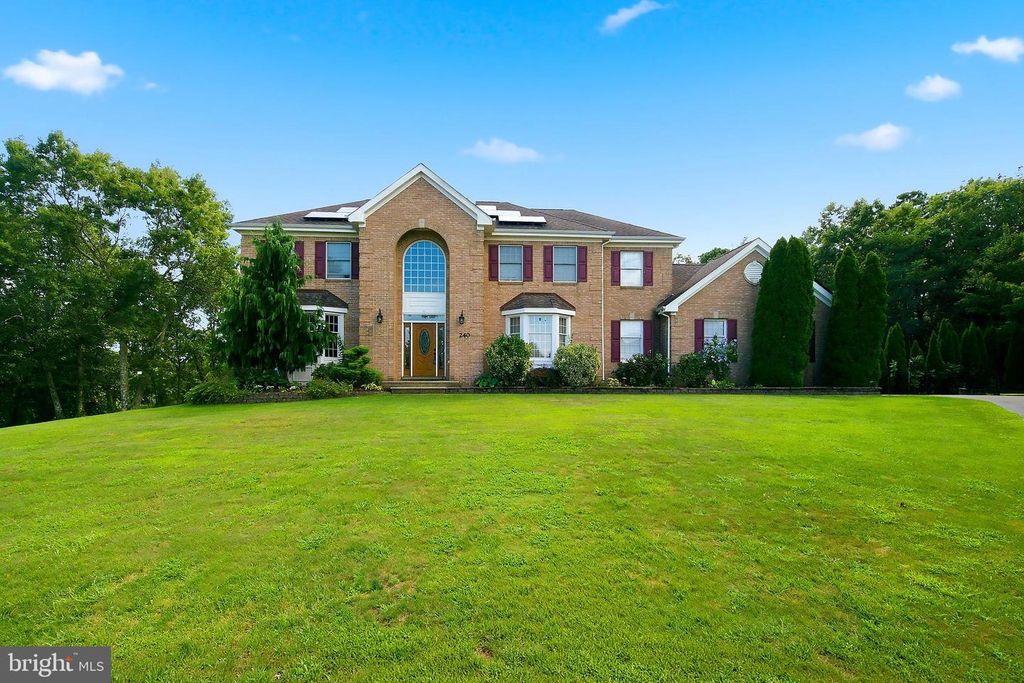 240 KRISTINE AVE, Manahawkin, NJ 08050