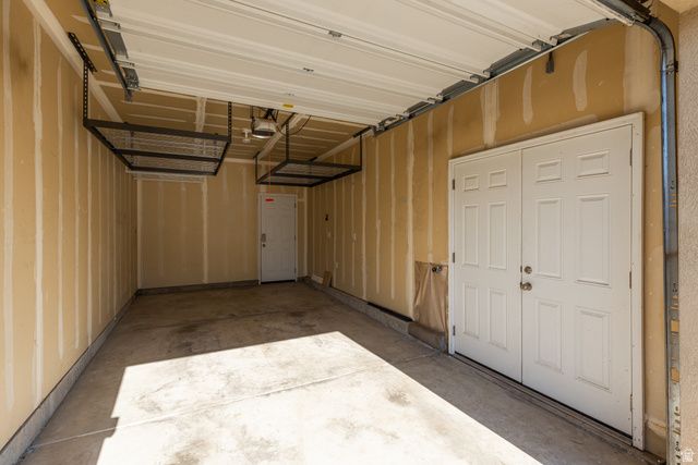 1147 N ABBOTSFORD DR, North Salt Lake, UT 84054