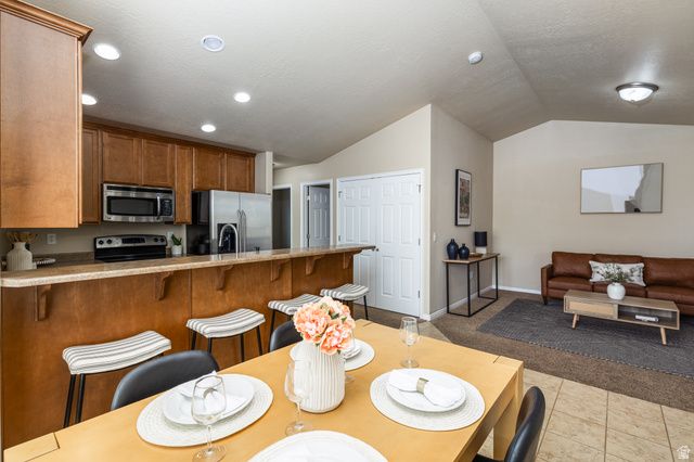 1147 N ABBOTSFORD DR, North Salt Lake, UT 84054