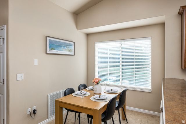 1147 N ABBOTSFORD DR, North Salt Lake, UT 84054