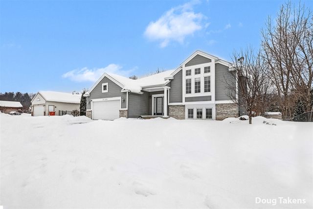 2129 Drew Street, Belmont, MI 49306