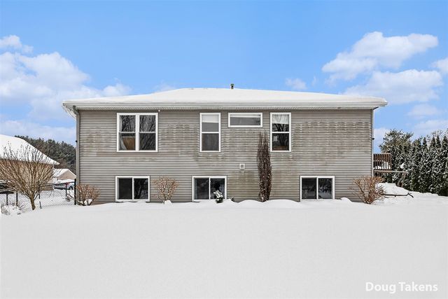 2129 Drew Street, Belmont, MI 49306