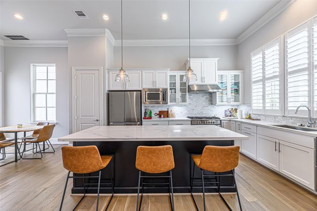 2414 Hollister Road, Houston, TX 77080