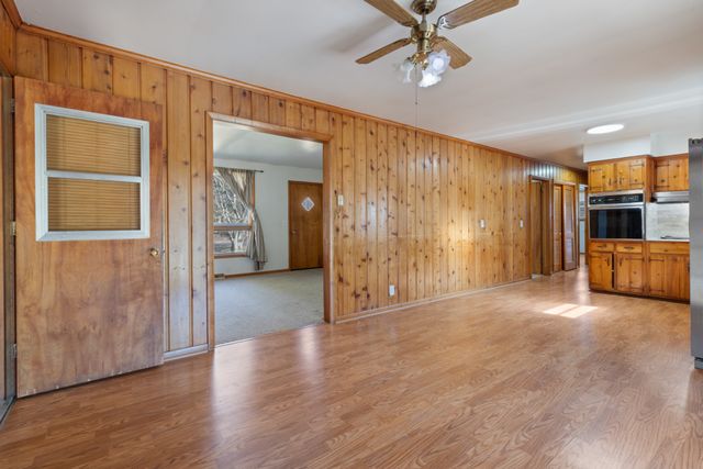 1156 Chestnut Dr, Burns, TN 37029