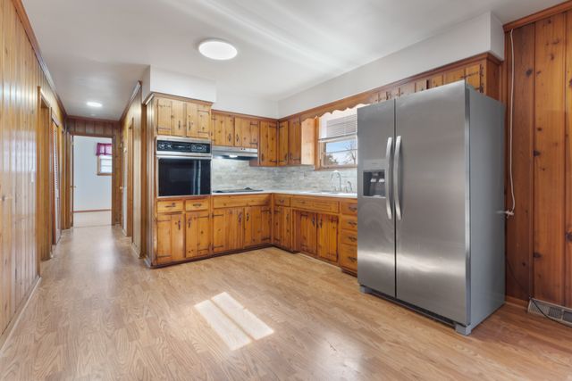 1156 Chestnut Dr, Burns, TN 37029