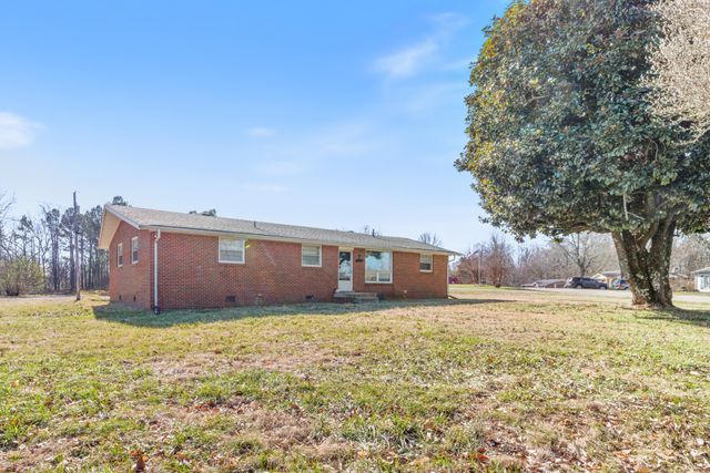 1156 Chestnut Dr, Burns, TN 37029