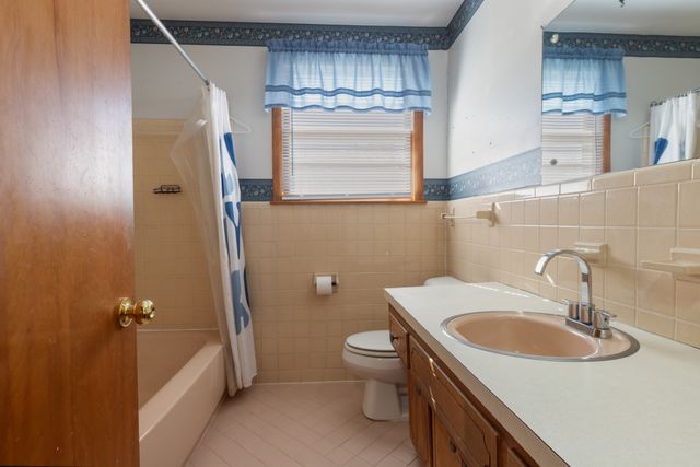 1156 Chestnut Dr, Burns, TN 37029