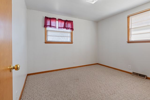 1156 Chestnut Dr, Burns, TN 37029