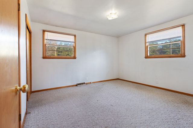 1156 Chestnut Dr, Burns, TN 37029