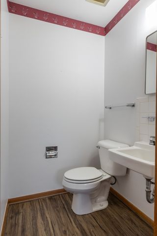 1156 Chestnut Dr, Burns, TN 37029