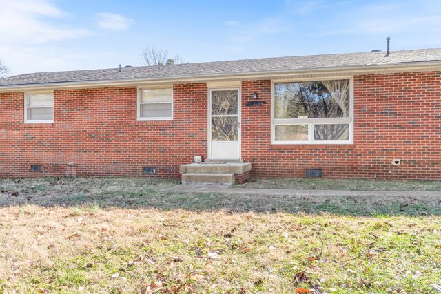 1156 Chestnut Dr, Burns, TN 37029