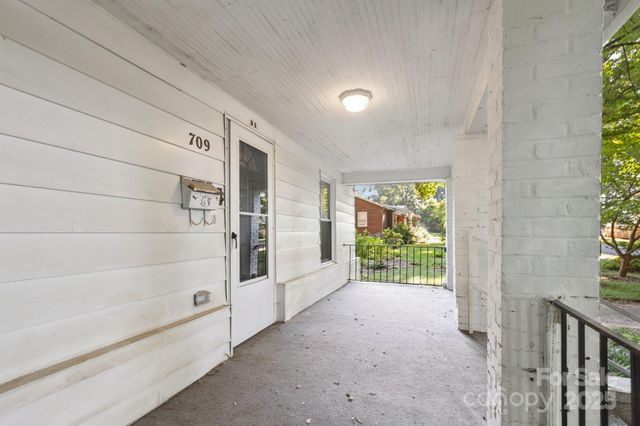 709 E Front Street, Statesville, NC 28677