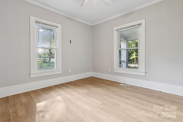 709 E Front Street, Statesville, NC 28677