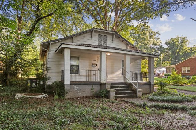 709 E Front Street, Statesville, NC 28677
