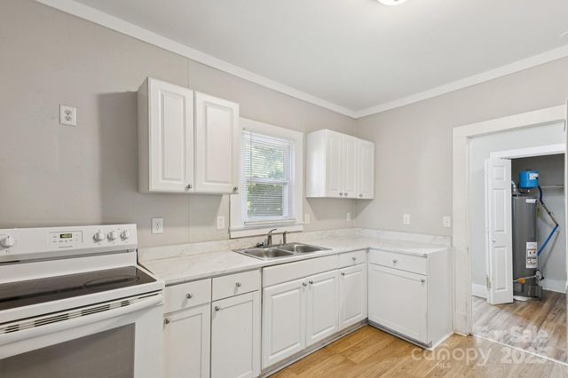 709 E Front Street, Statesville, NC 28677