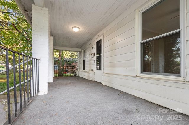 709 E Front Street, Statesville, NC 28677