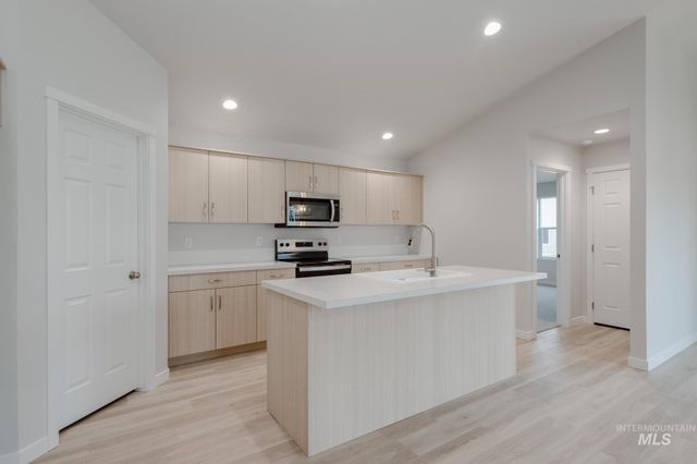 3452 E Crimson King Dr, Nampa, ID 83686