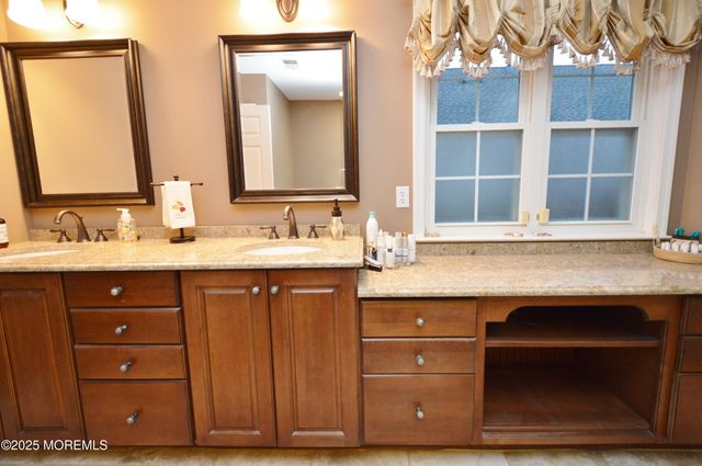 3621 Vicari Avenue, Toms River, NJ 08755