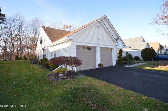 3621 Vicari Avenue, Toms River, NJ 08755