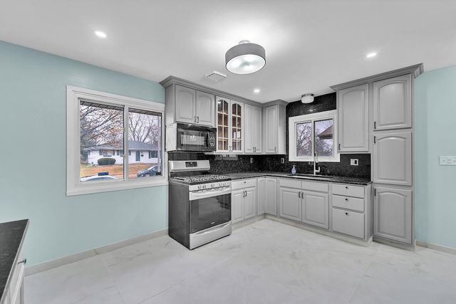 6655 W Brentwood AVENUE, Milwaukee, WI 53223