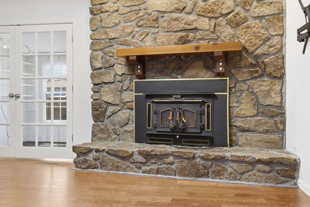 2466 E Cambridge Street, Springfield, MO 65804