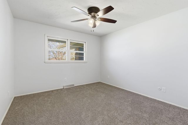 2466 E Cambridge Street, Springfield, MO 65804