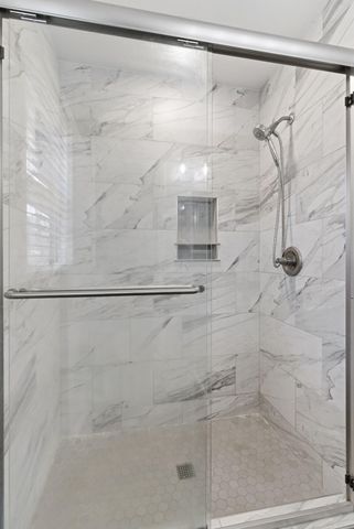 2466 E Cambridge Street, Springfield, MO 65804