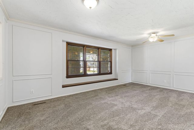 2466 E Cambridge Street, Springfield, MO 65804