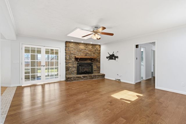 2466 E Cambridge Street, Springfield, MO 65804