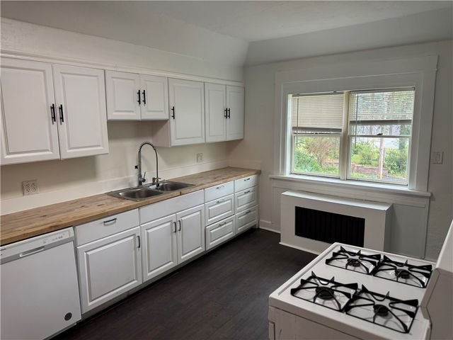 815 Braddock Rd, Forest Hills Boro, PA 15221