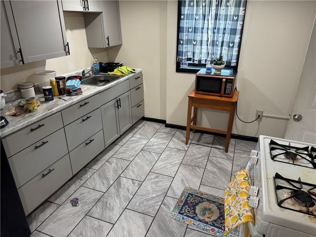 815 Braddock Rd, Forest Hills Boro, PA 15221