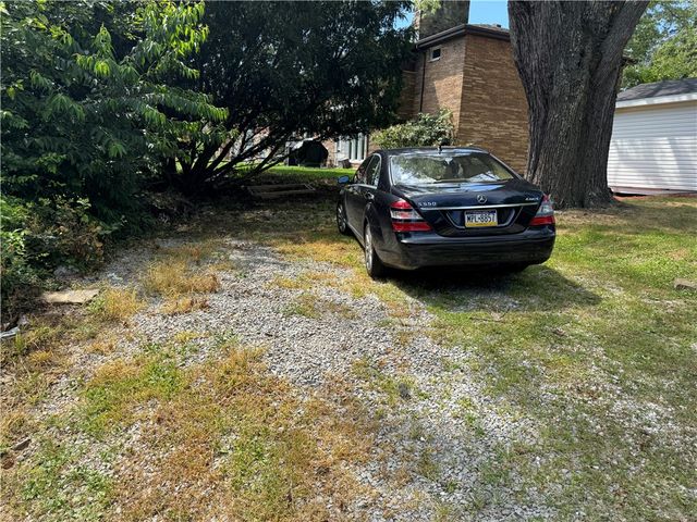 815 Braddock Rd, Forest Hills Boro, PA 15221