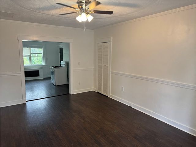 815 Braddock Rd, Forest Hills Boro, PA 15221